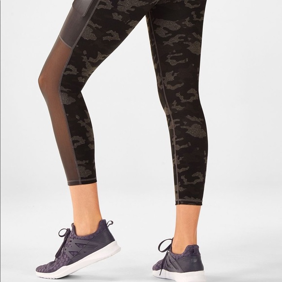 FABLETICS High Waisted PowerHold Charcoal Heather Camo Leggings Side Mesh Size L - Picture 13 of 13